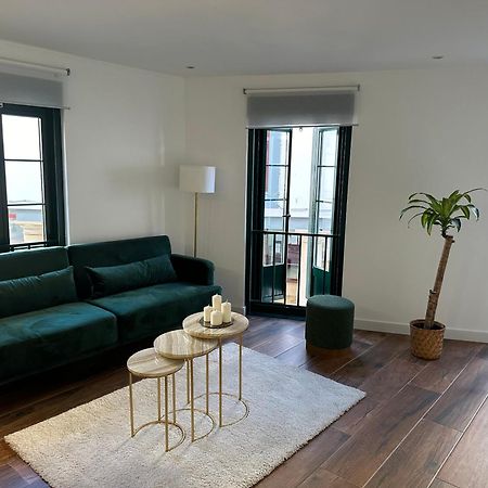 Apartamentos Urbanin I Plaza Ayuntamiento Cudillero Bagian luar foto
