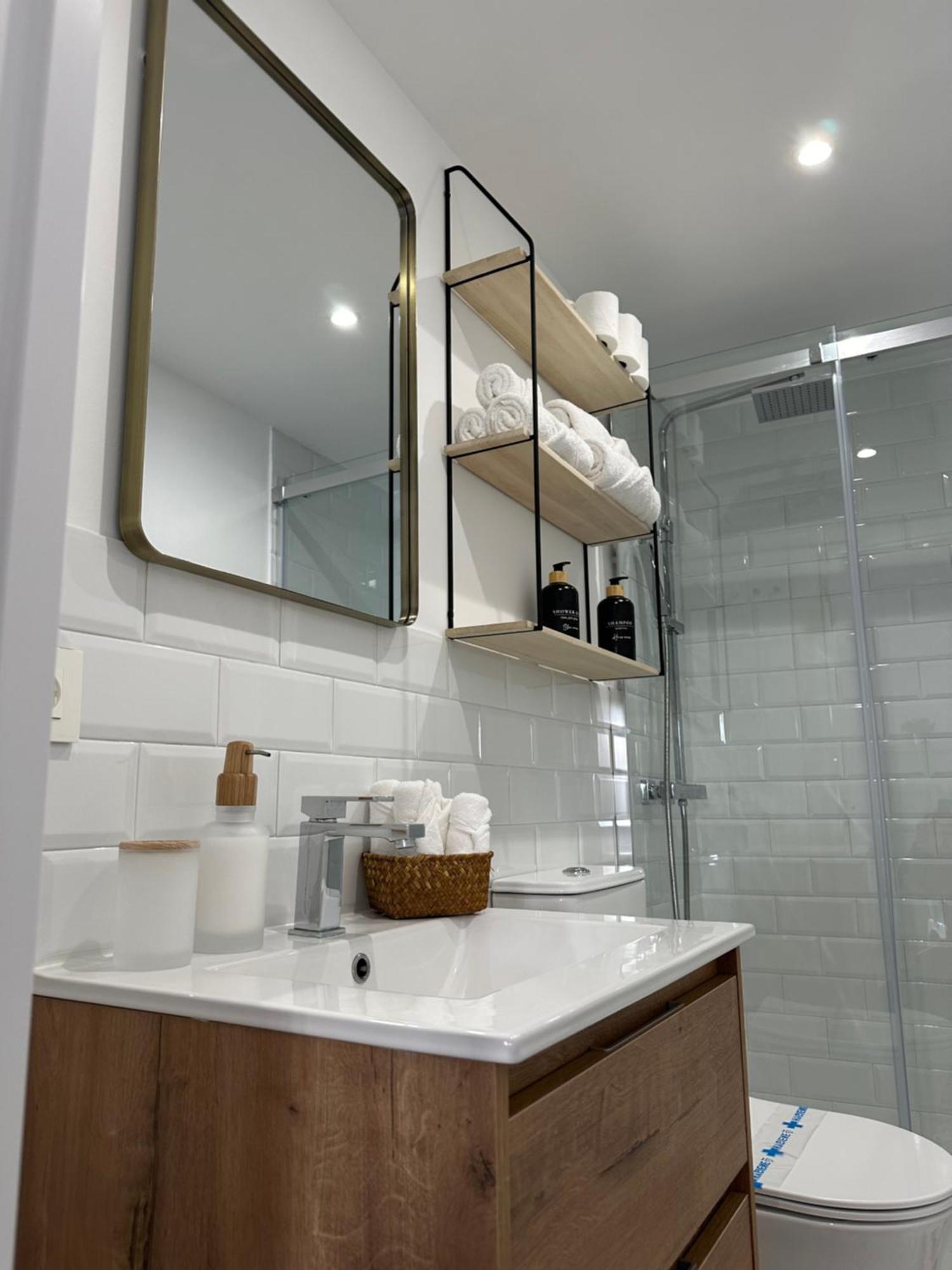 Apartamentos Urbanin I Plaza Ayuntamiento Cudillero Bagian luar foto