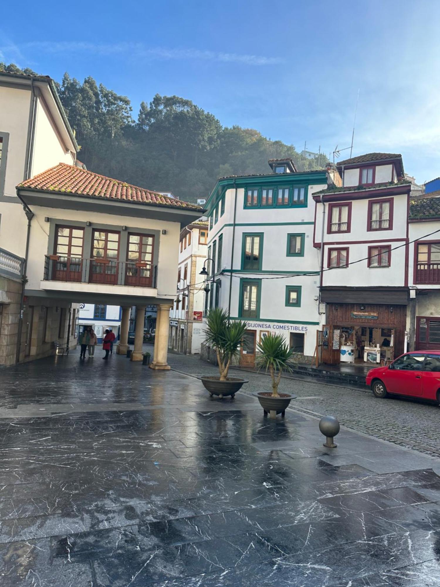 Apartamentos Urbanin I Plaza Ayuntamiento Cudillero Bagian luar foto