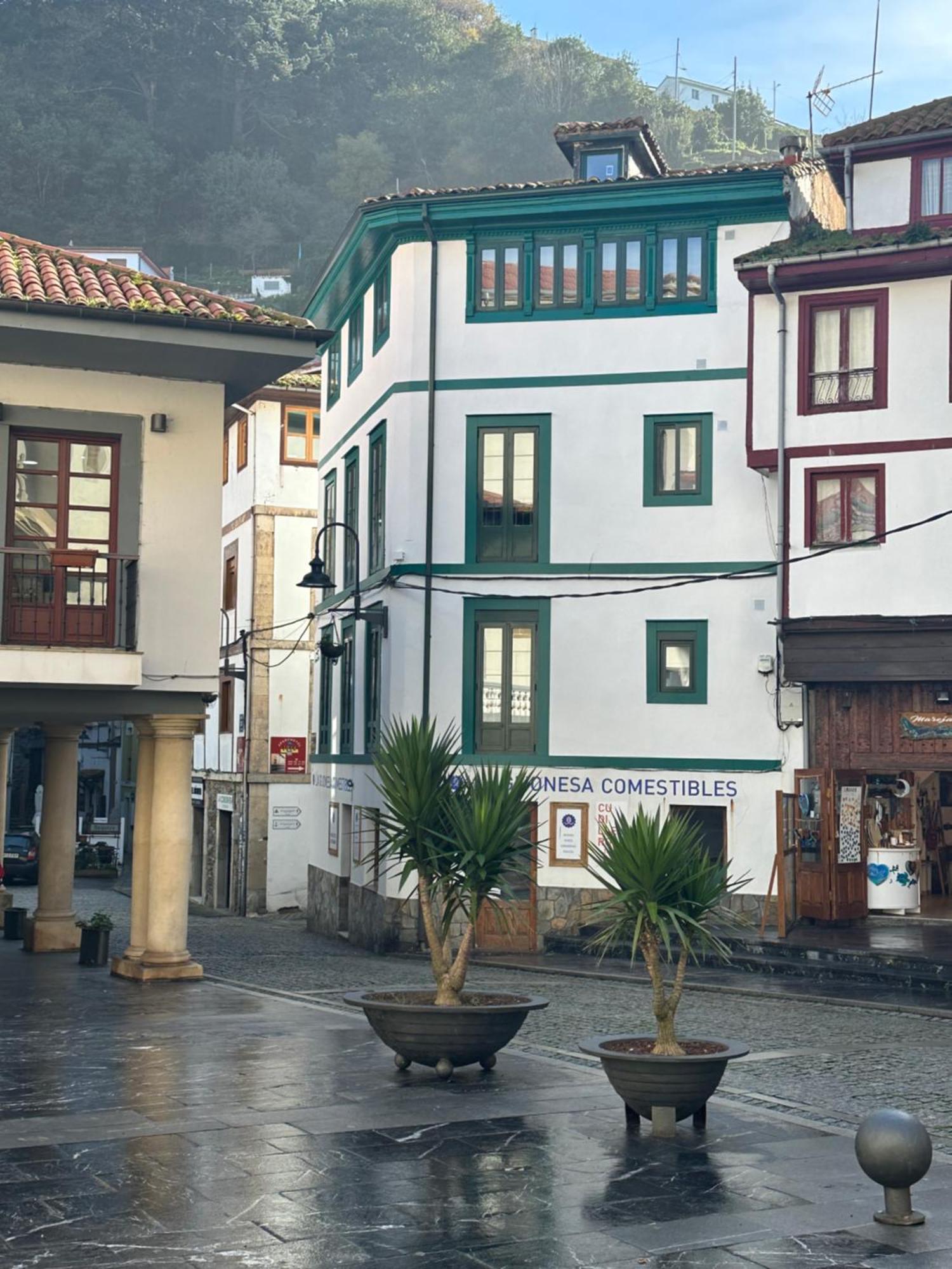 Apartamentos Urbanin I Plaza Ayuntamiento Cudillero Bagian luar foto