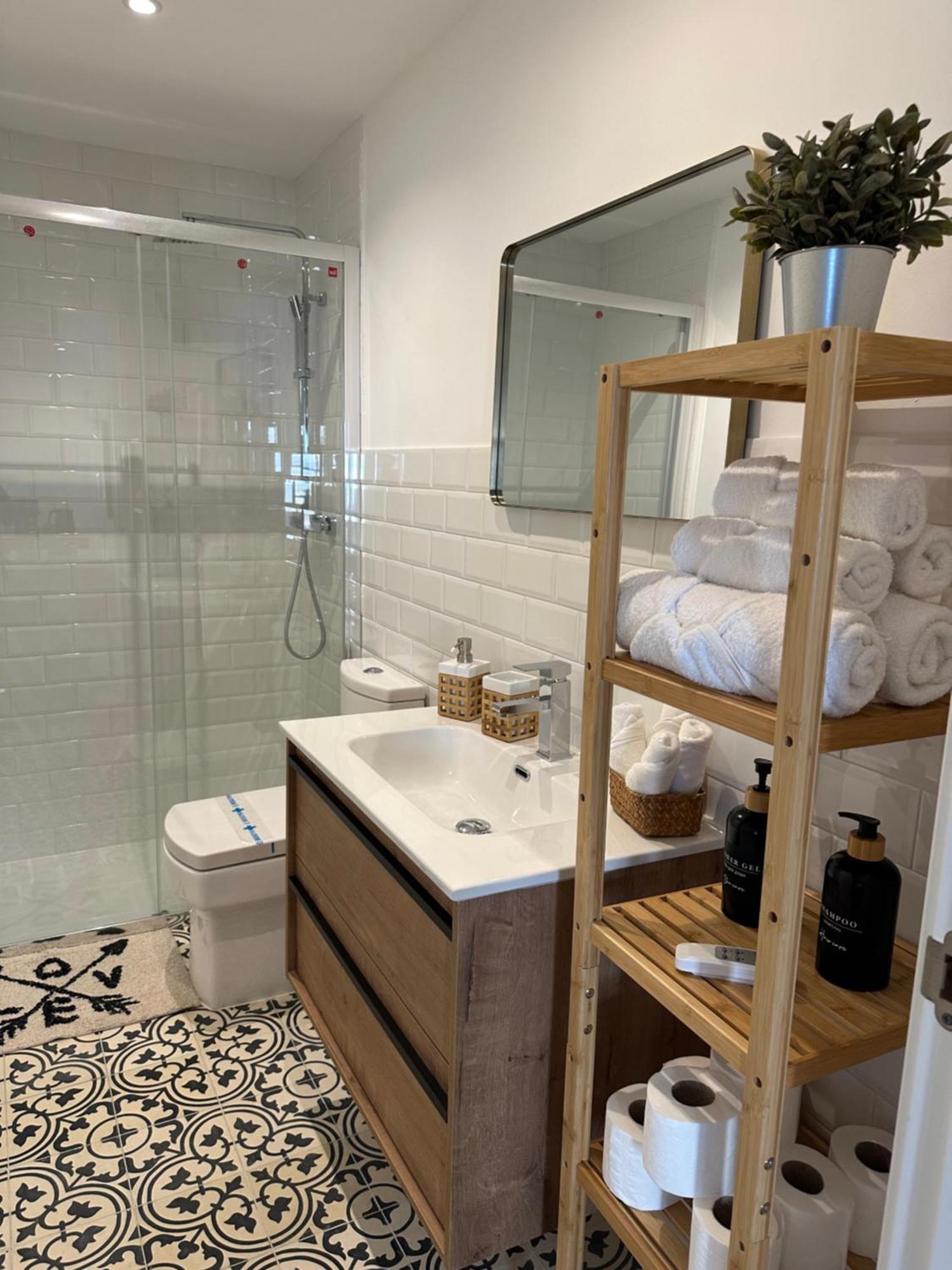 Apartamentos Urbanin I Plaza Ayuntamiento Cudillero Bagian luar foto